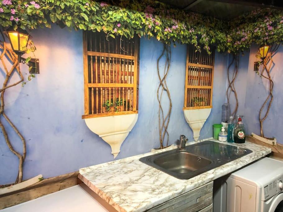 Cheerful 4 Bedroom House With Garden Free Parking London Exterior photo