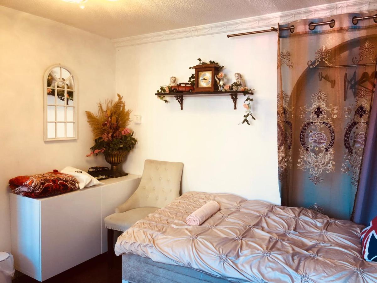 Cheerful 4 Bedroom House With Garden Free Parking London Exterior photo